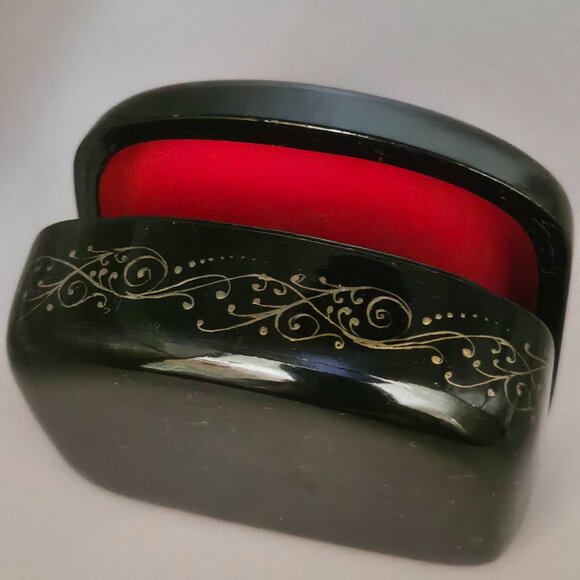 Vintage Miniature Russian Lacquer trinket jewerly box; ring box - Picture 7 of 8